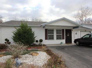 102 Starrville Ln, Branson West, MO 65737