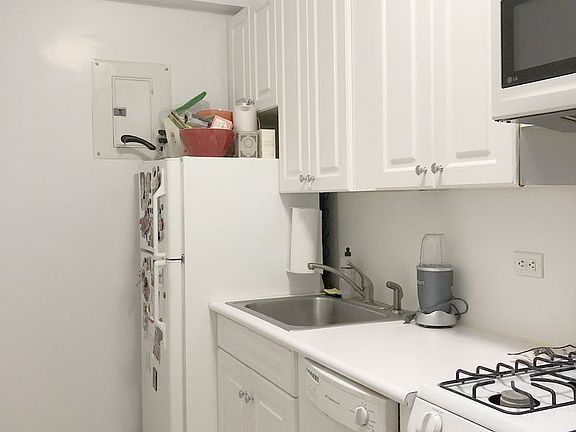 4th image of 51 W 86th St APT 303