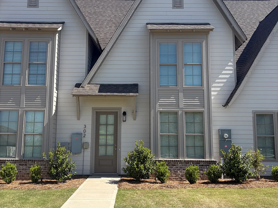 302 Northlake Dr
