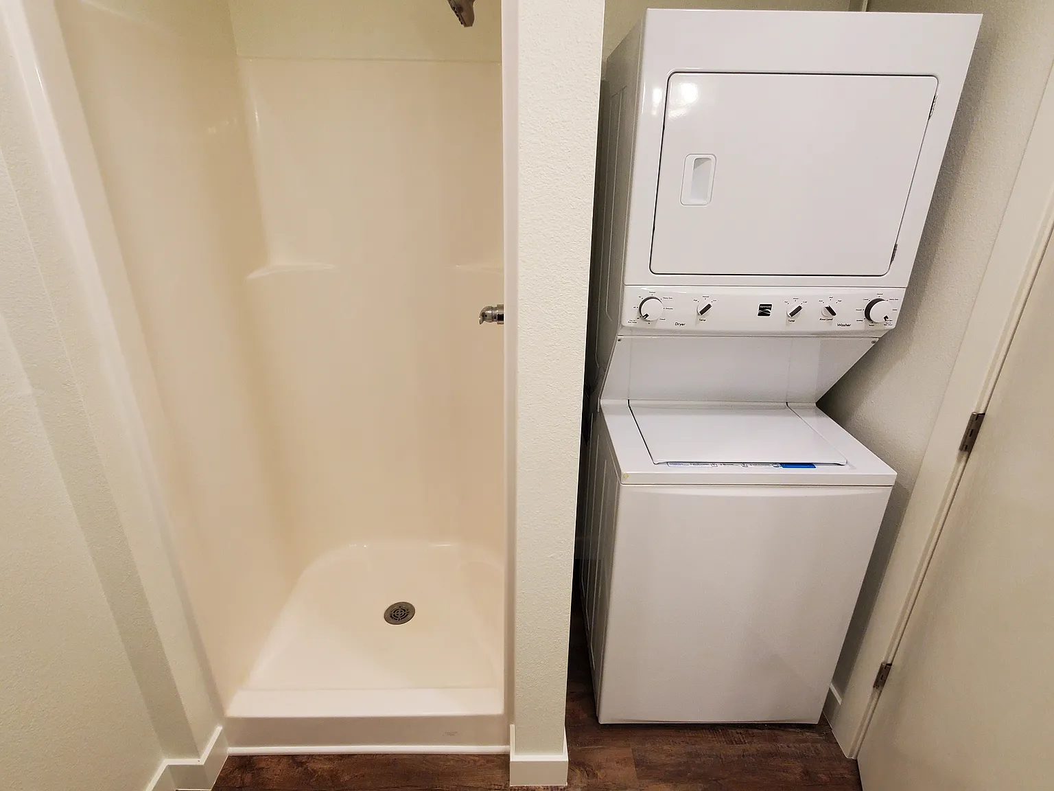 2322 College Street - 7 — Photo 3