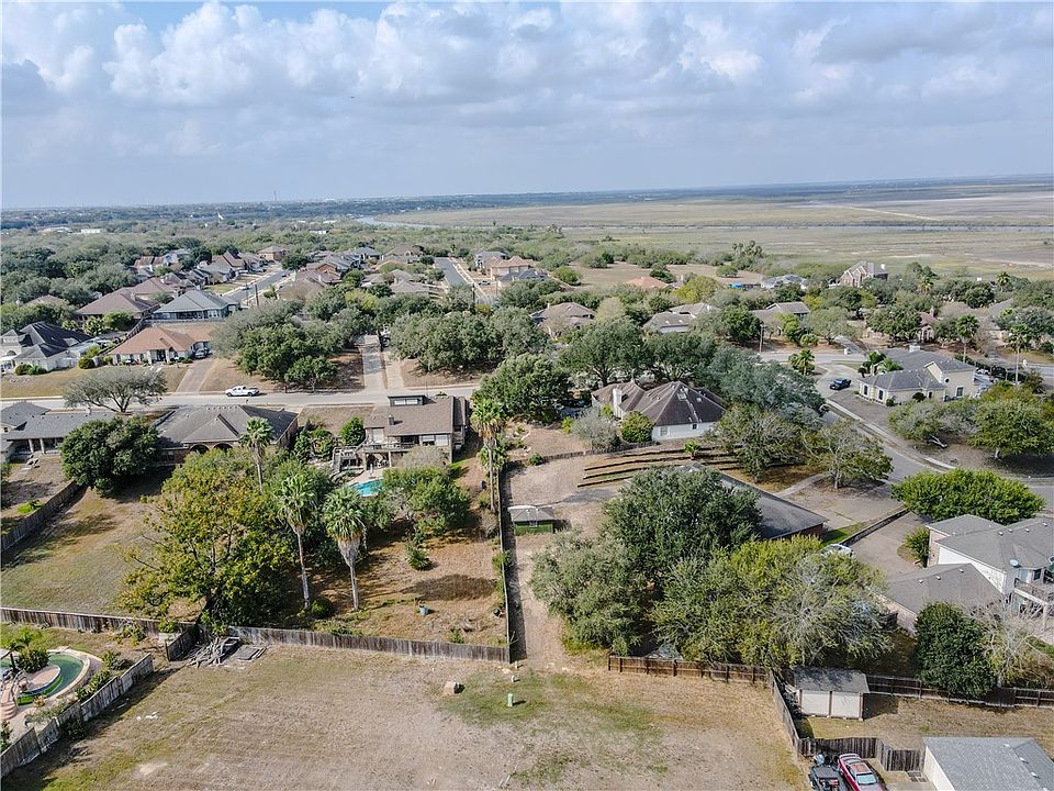 2nd image of 3821 Castle Valley Dr