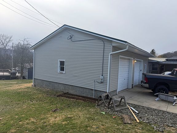 4th image of 110 Katherine St