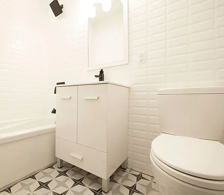 Rented by Tapiro Realty | media 35