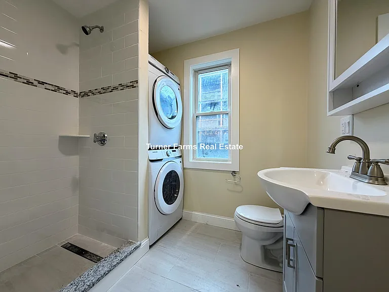 7 Lowell Cir #1R — Photo 9