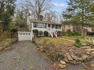 51 Iroquois Trl, Wayne, NJ 07470