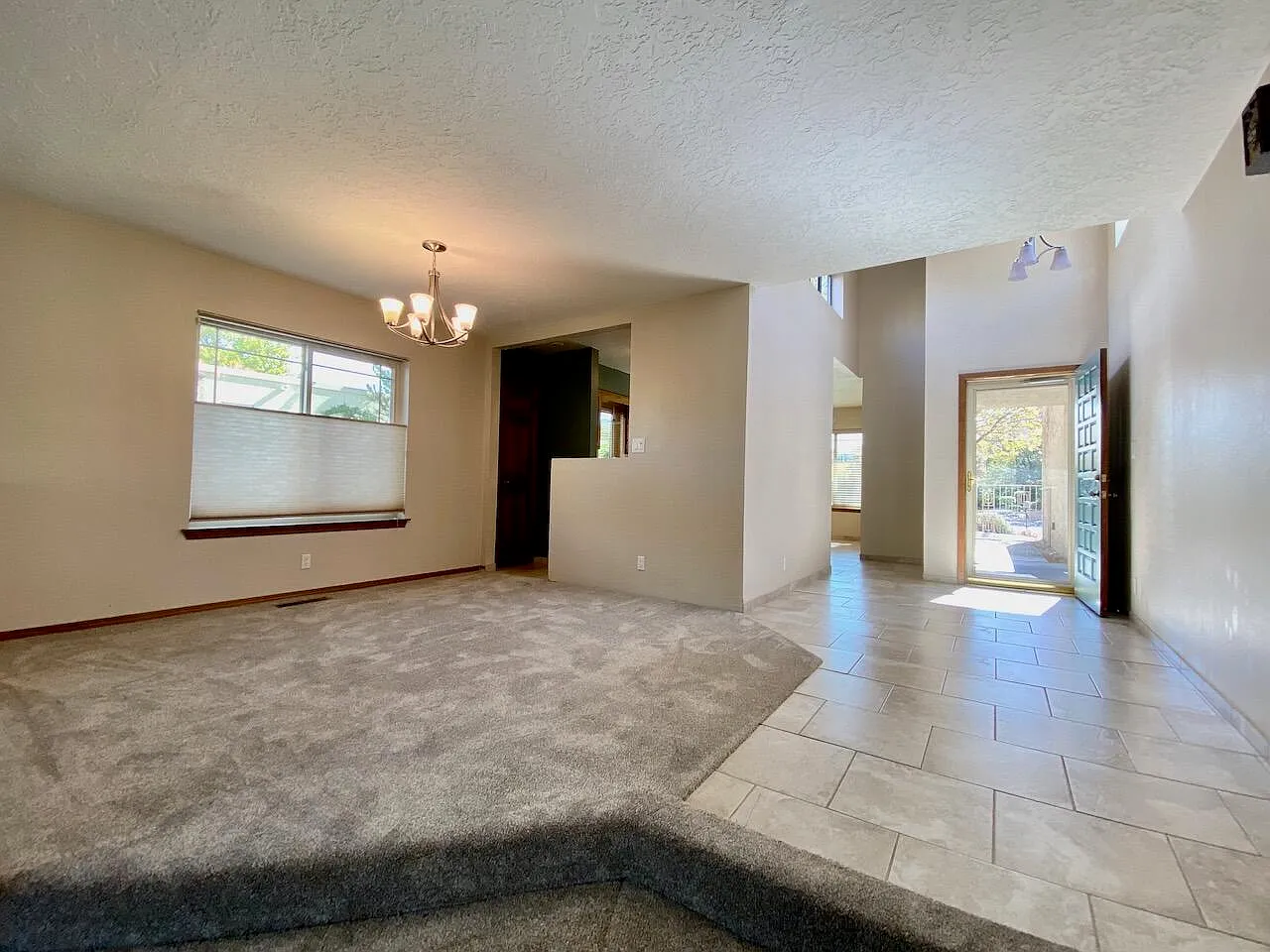3 bed, 2.0 bath, 1980 sqft, $2,350 — Photo 3