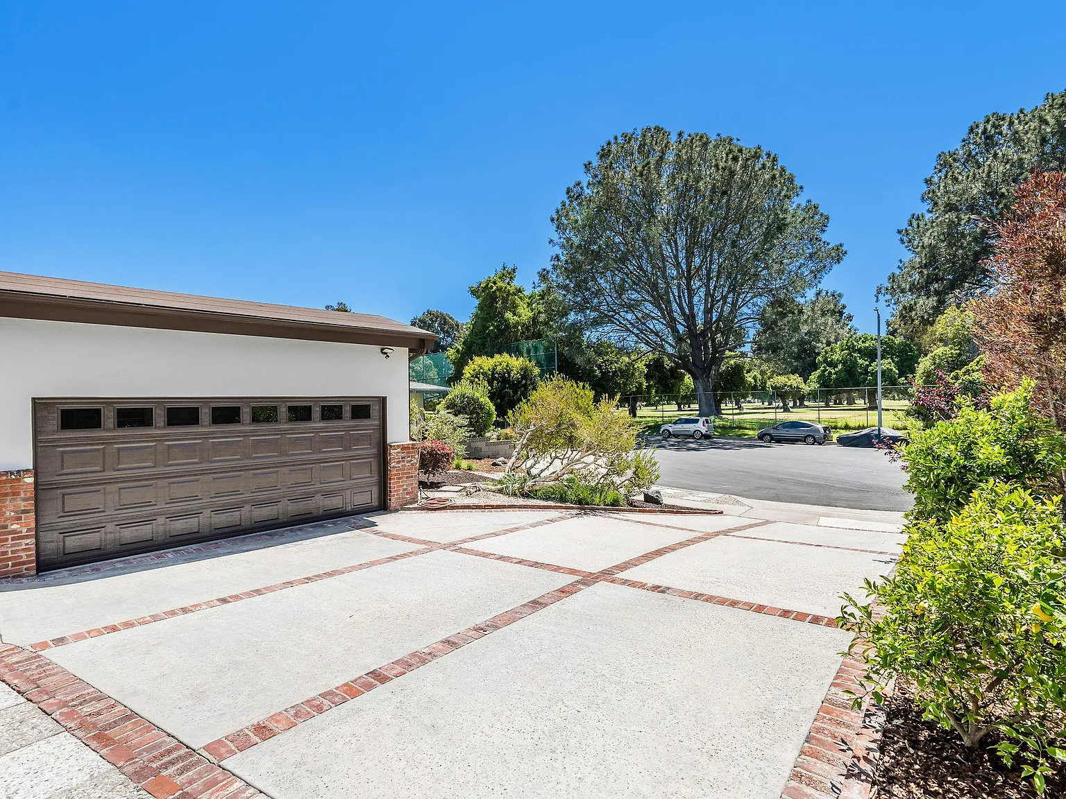 4 bed, 2014 sqft, $9,500 — Photo 3
