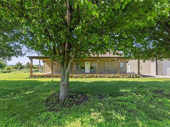 3rd image of 3761 Haskell Rd