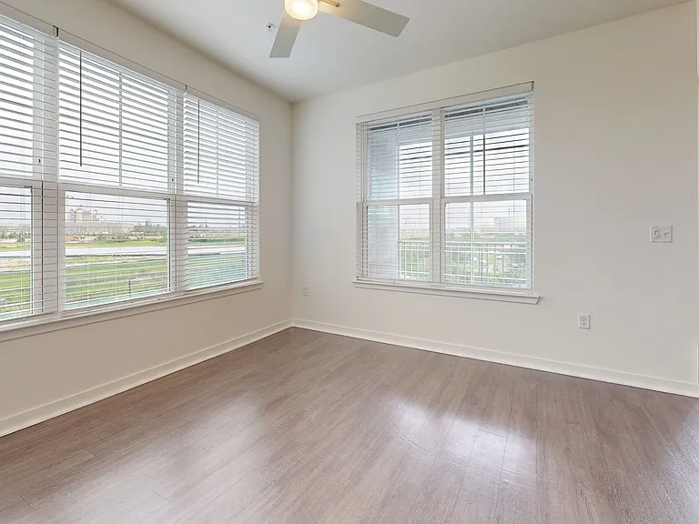 Essex Luxe Apartments — Photo 124