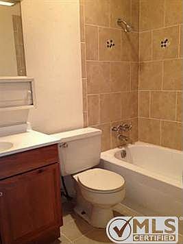 5th image of 967 Elmwood Dr