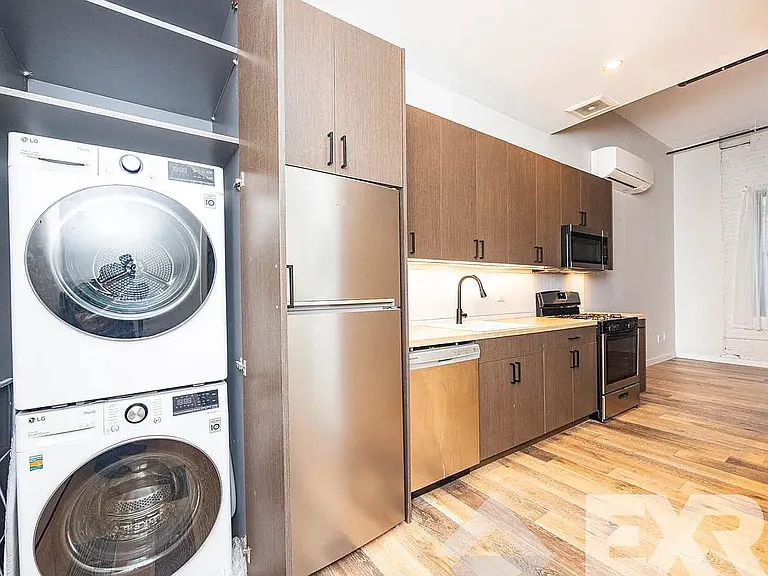 945 Bergen St #503 — Photo 4
