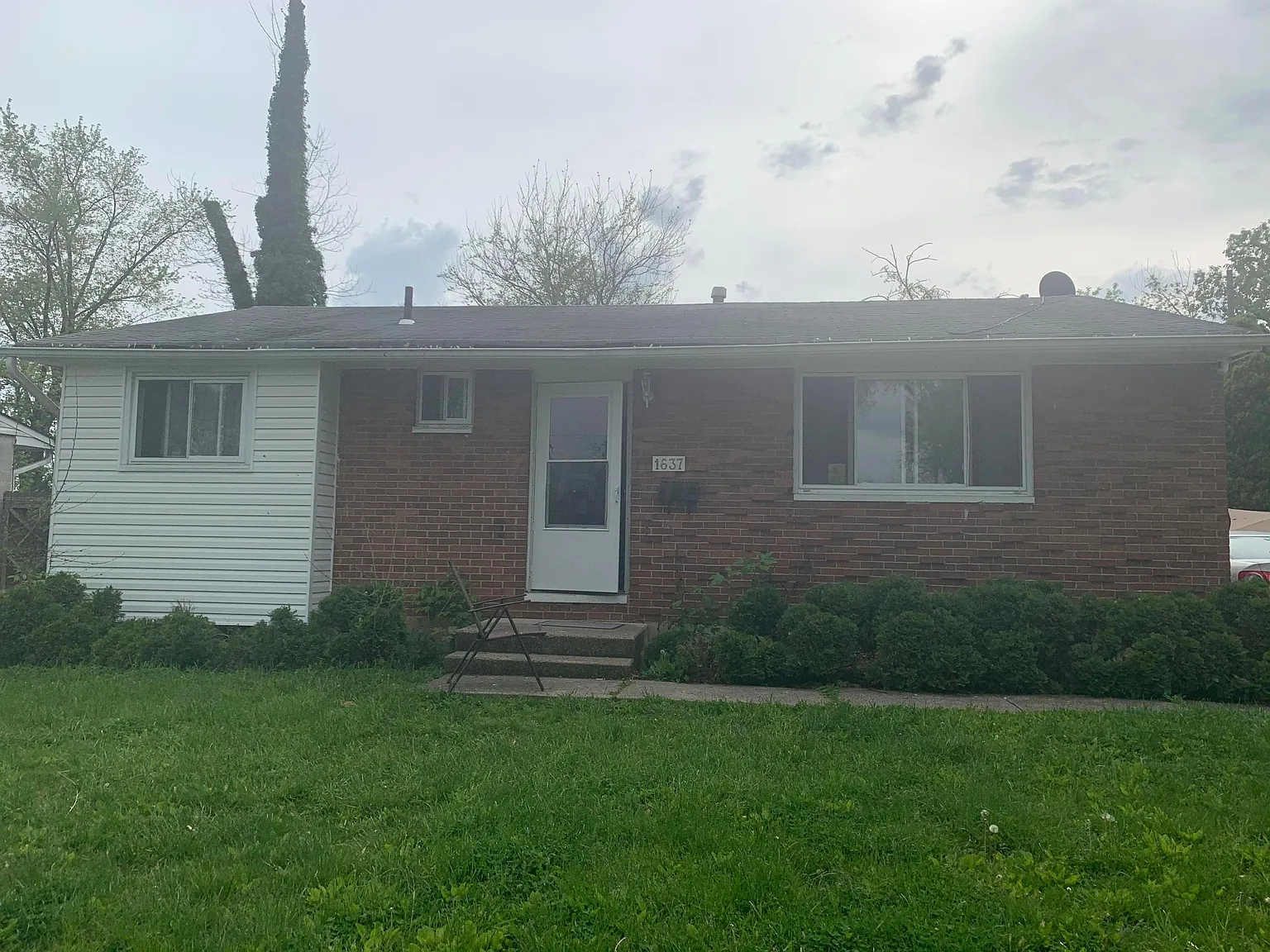 1637 Werling Pl photo 1