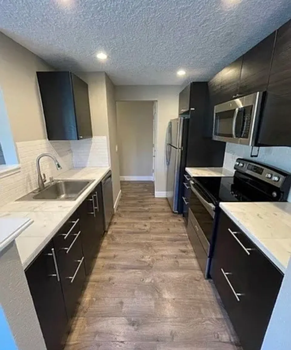 2 bed, 802 sqft, $1,850 — Photo 1