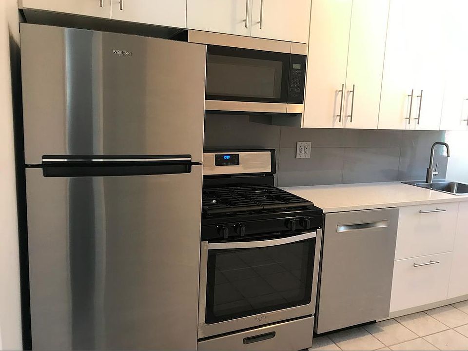 Updated Kitchen and Appliances