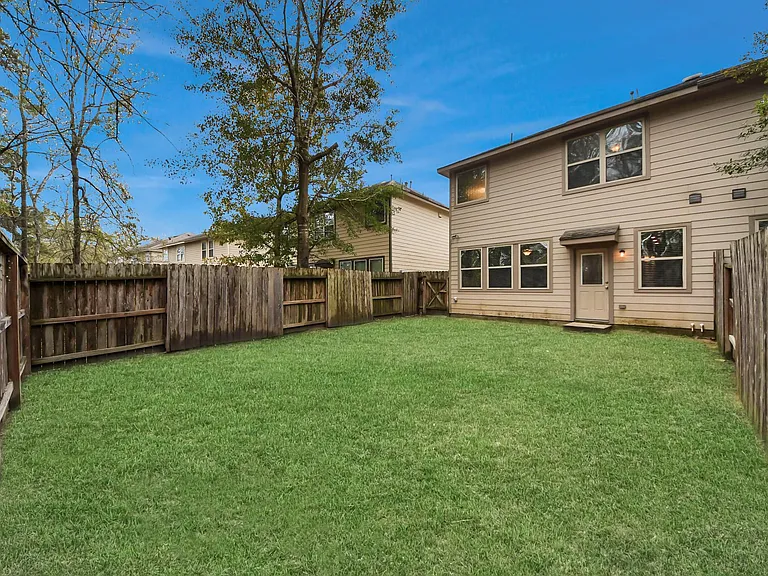 16130 Beachside Pl — Photo 47
