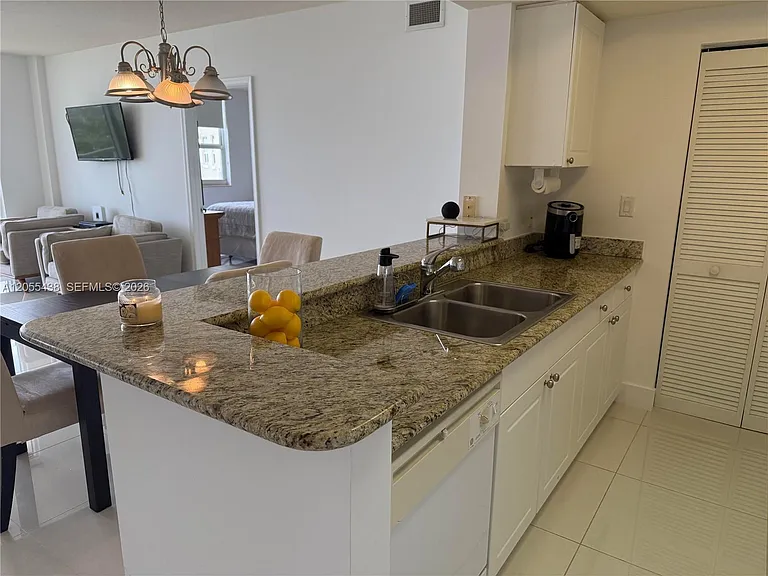 19501 W Country Club Dr #1705 — Photo 7