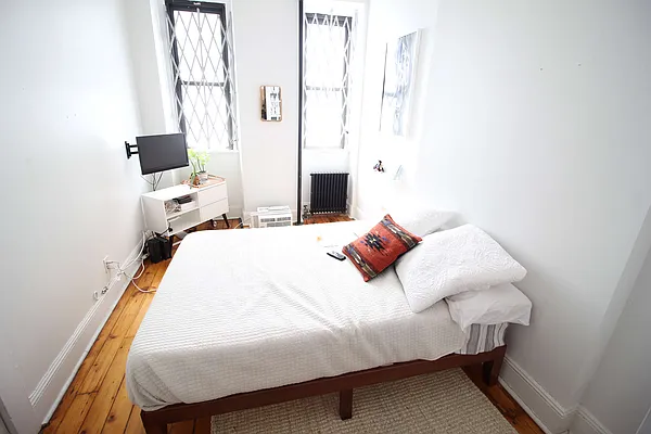 Rented by True Real Estate Group | media 8