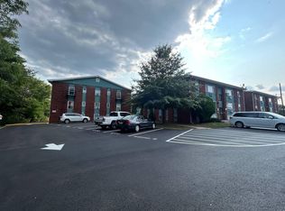 15 Hampton Rd #E4, New Brunswick, NJ 08901