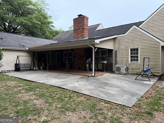 3rd image of 1207 Chennault Dr