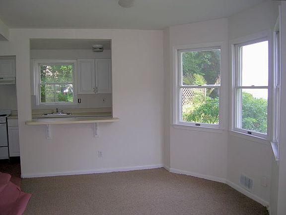 4th image of 28 Hillwood Dr