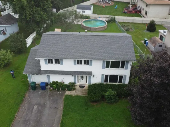 22 Northumberland Dr, Mount Holly, NJ 08060