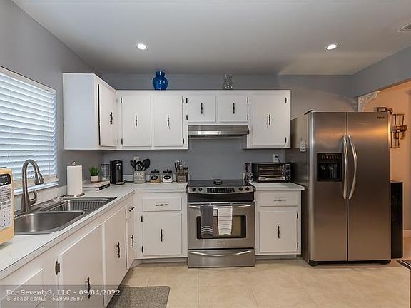 2nd image of 7930 Forest Blvd