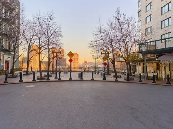 530 East 72nd Street image 14 of 21