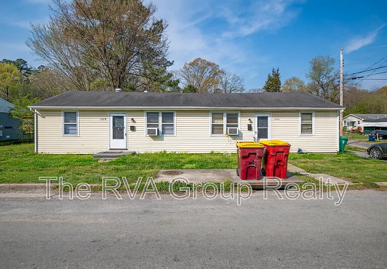 1528 Lincoln St — Photo 2