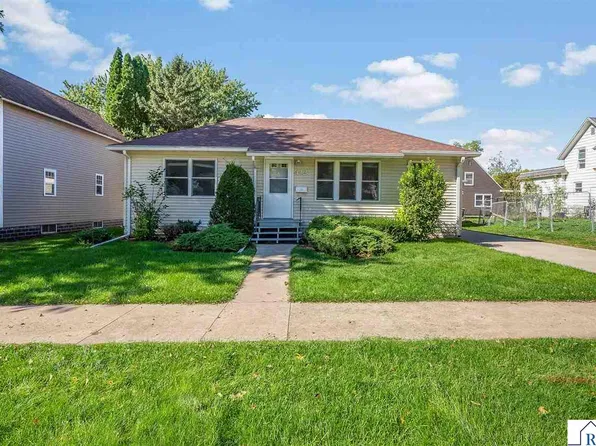 412 S Nicollet St, Blue Earth, MN 56013