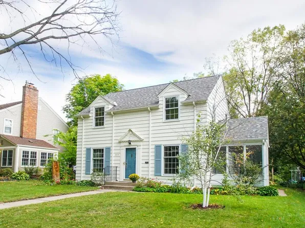 2215 Stinson Pkwy, Minneapolis, MN 55418