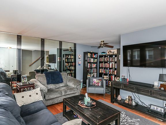 3rd image of 268 Green Ct