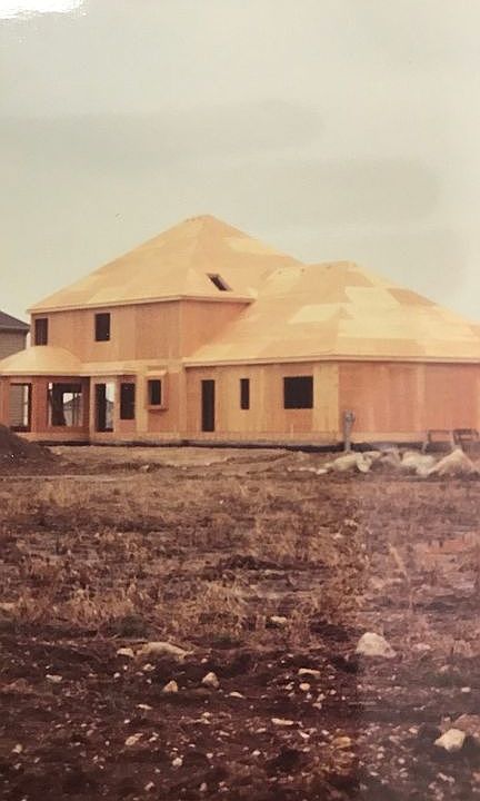 2nd image of 720 Mesa Dr