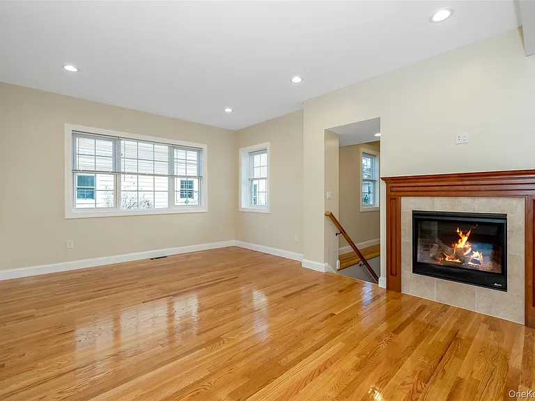 16 Grand Blvd — Photo 6