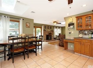 197 William St, Williston Park, NY 11596