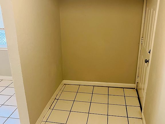 4th image of 1414 Gherald St