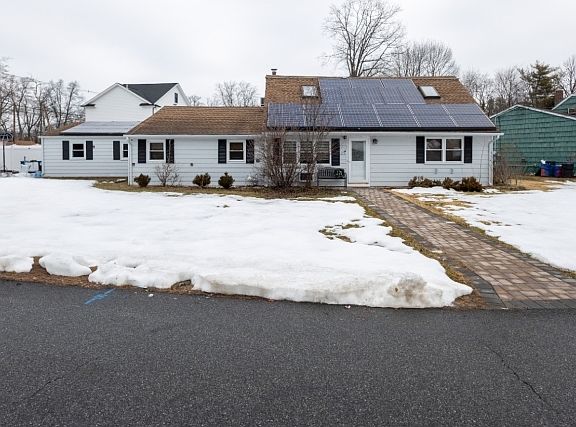 2nd image of 5 Ferndale Rd