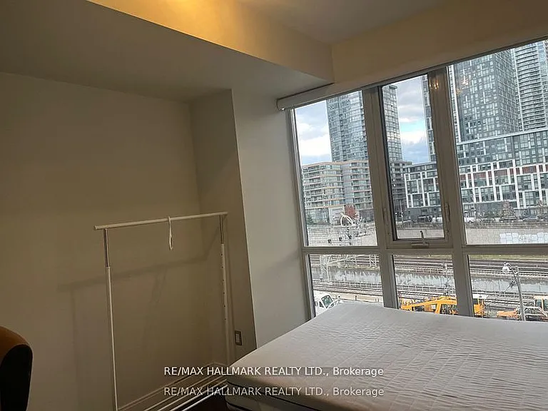560 Front St W #428 — Photo 10