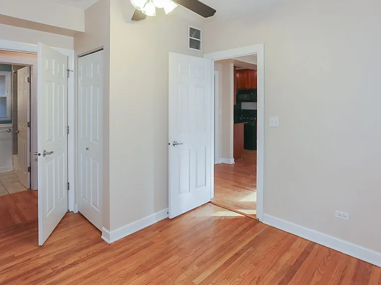 626 W Roscoe St #1 — Photo 6