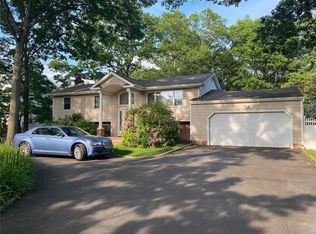55 Winston Dr, Smithtown, NY 11787