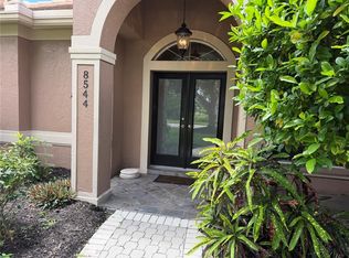 8544 Park Shore Ln, Sarasota, FL 34238