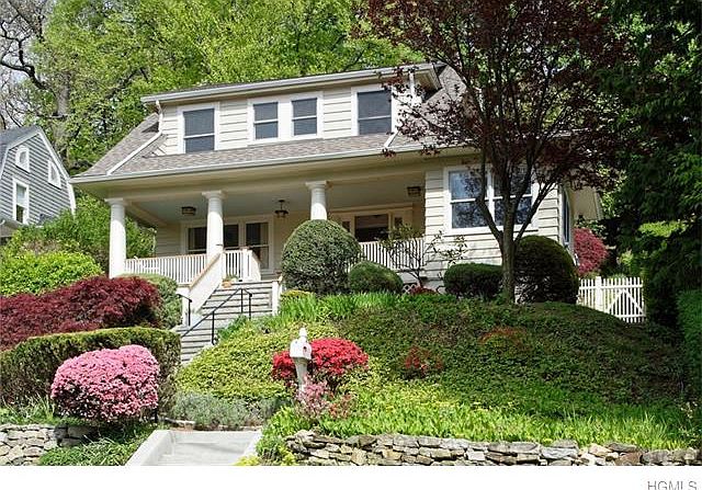 1st image of 2 Bellair Dr