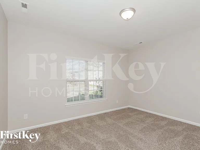 2266 Isaac St — Photo 13