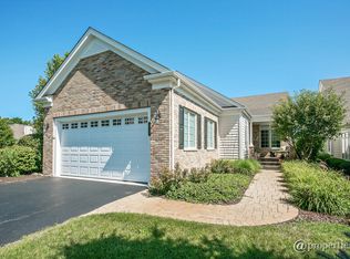 4226 Weatherstone Rd, Crystal Lake, IL 60014