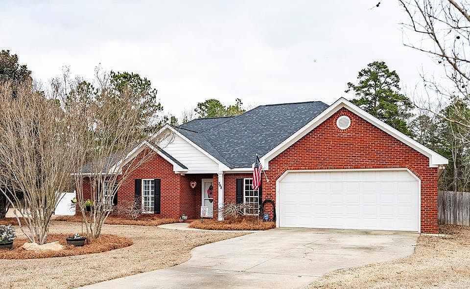1st image of 348 Willow Lake Dr