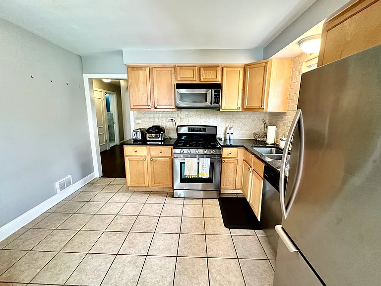 4940 N Mason Ave — Photo 4