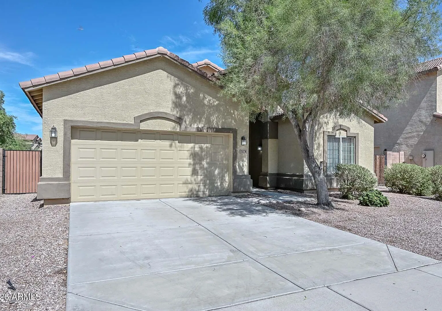 4 bed, 2.0 bath, 1868 sqft, $1,795 — Photo 2