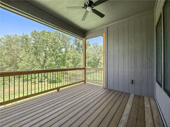 2452 W 179th St, Overland Park, KS 66085