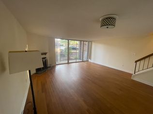 1749 S Hayes St #1, Arlington, VA 22202