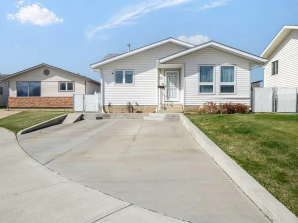 10 Rossmere Pl SE, Medicine Hat, AB T1B 2L6