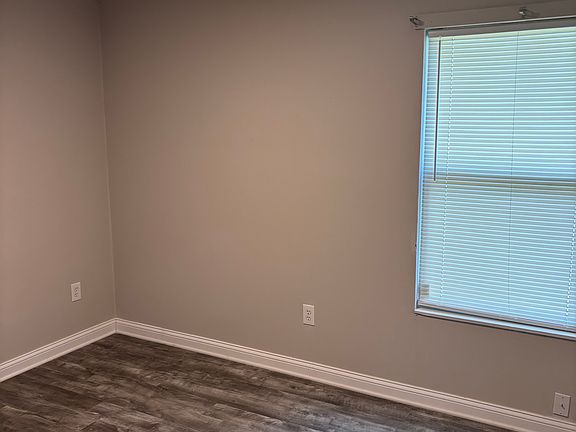 5th image of 613 S Washington St APT 12